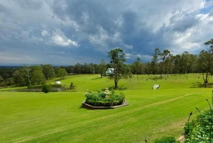 Cabins At Lovedale Wedding Chapel Extérieur photo