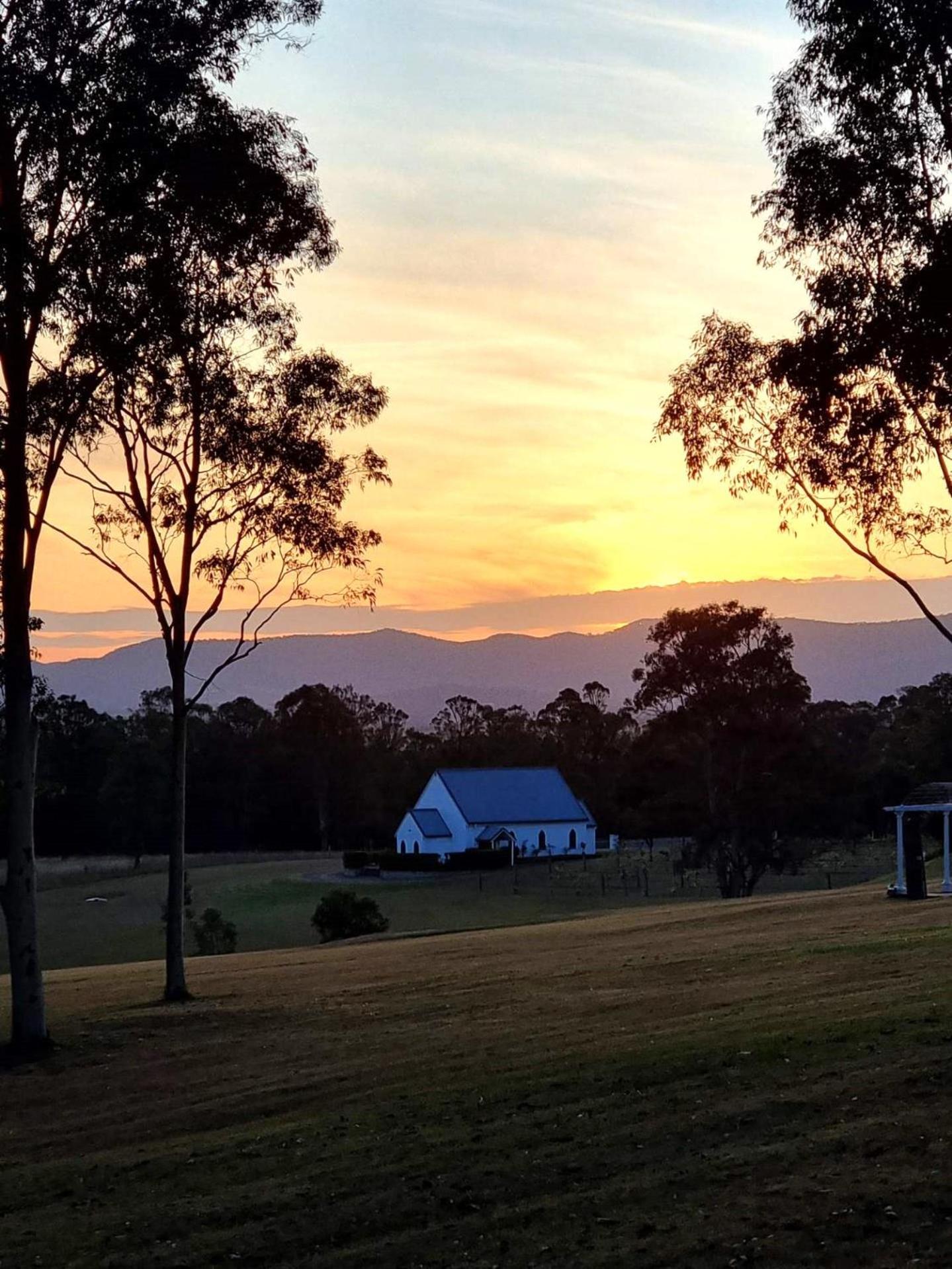 Cabins At Lovedale Wedding Chapel Extérieur photo