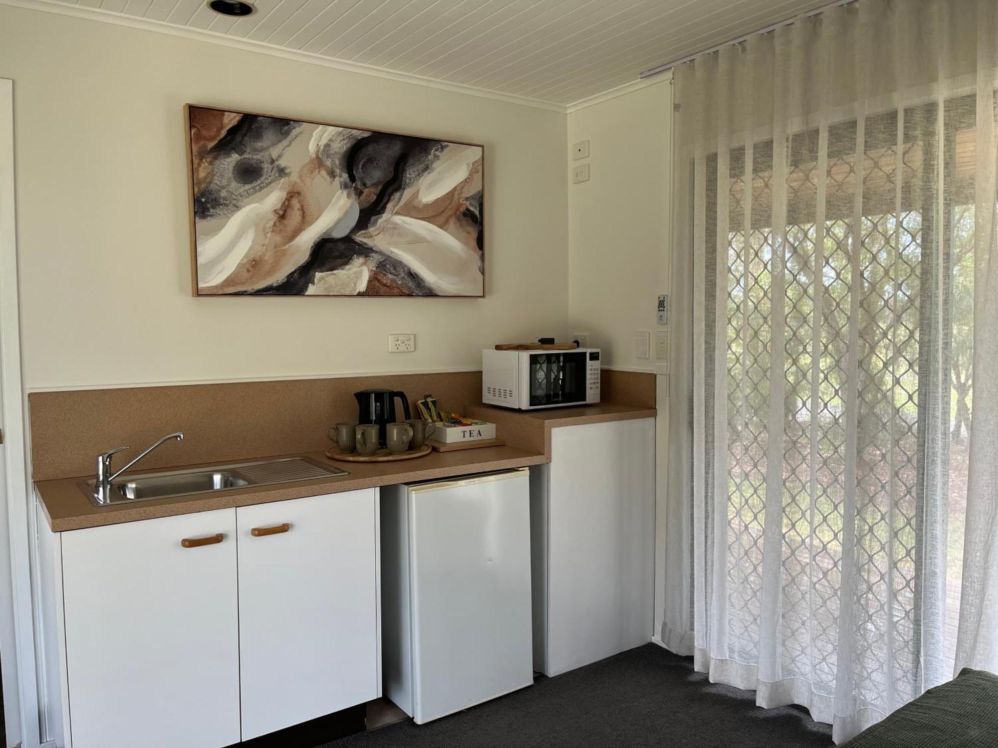 Cabins At Lovedale Wedding Chapel Extérieur photo